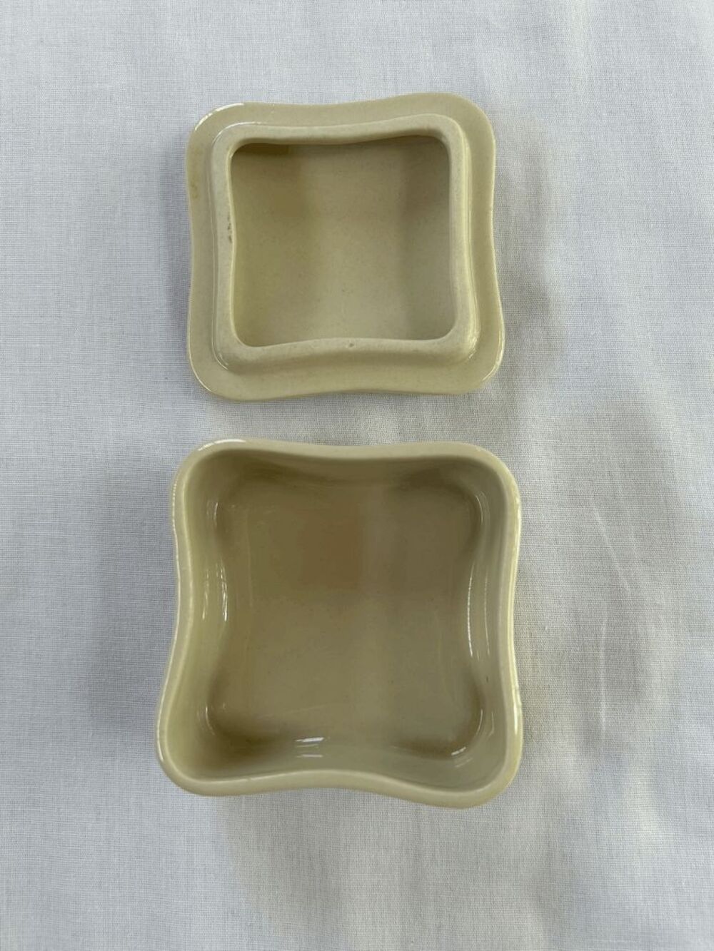 Takahashi Pottery San Francisco Trinket/Jewelry Box Small, Butterflies, Flowers - Picture 7 of 7